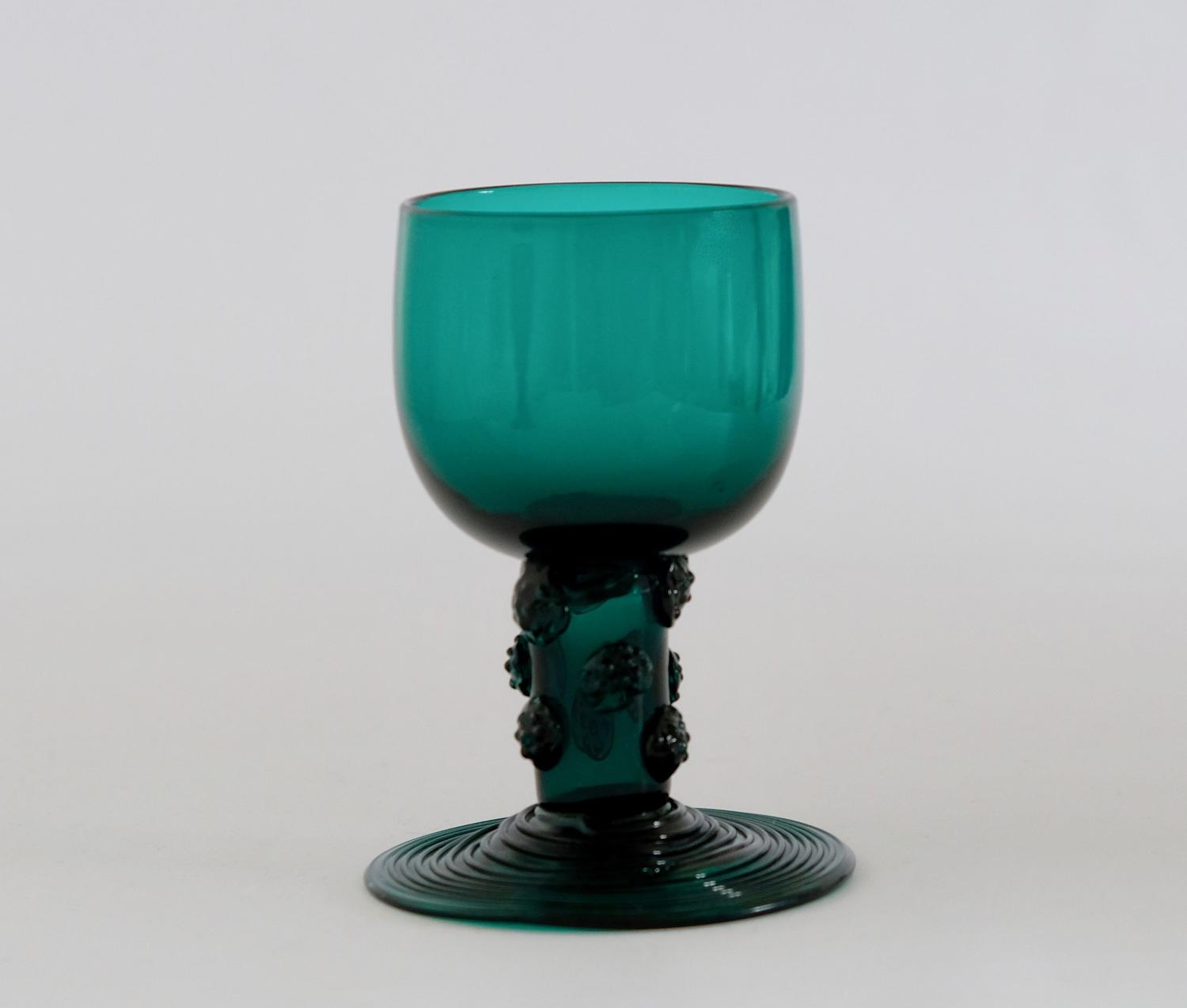 Green wine glass C1830